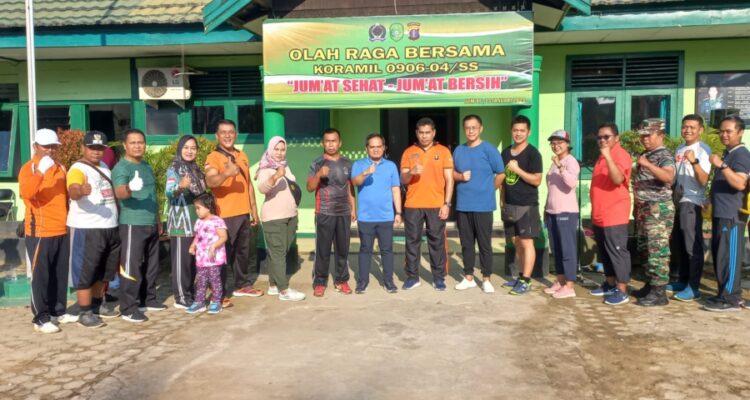 Jaga kebersihan lingkungan, Polsek Sangasanga dan Koramil Kerja Bakti