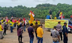 5b417dc7-c7d4-4b8d-a21c-d142a2632d5f Unjuk Rasa Perkumpulan Grant Sultan Adji Moehammad Soelaiman