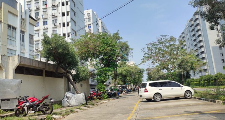 merasa di zolimi parkir liar Apartemen City Park Cengkareng