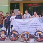 camat kosambi terima 5 Unit Pompa