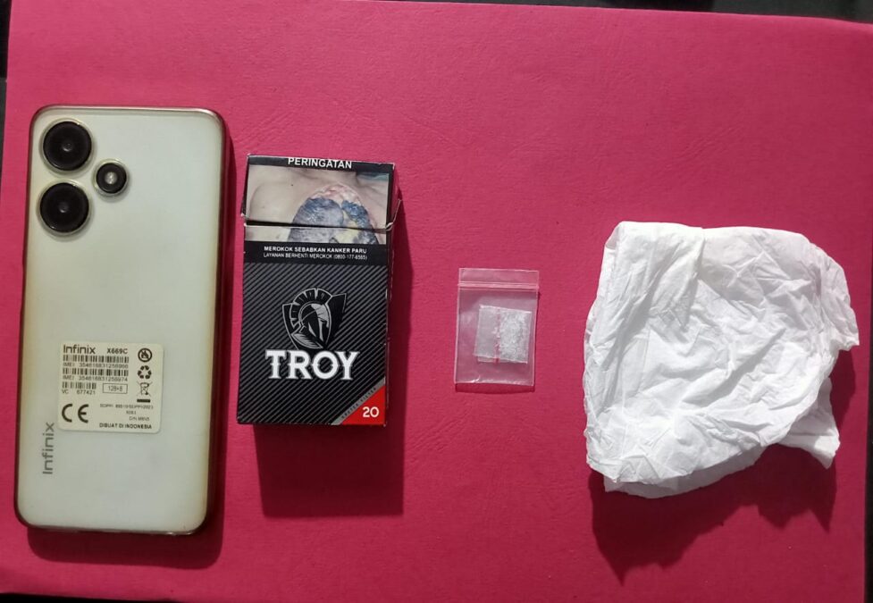 Asik Pesta Narkotika